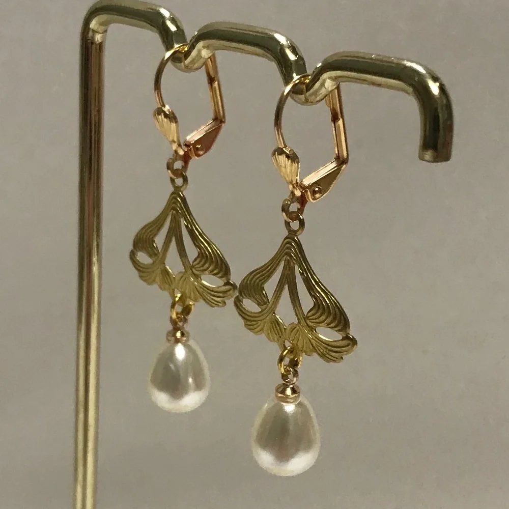 Crimson Peak Edith Cushing Gothic Gold Butterfly Pearl Earring Handmade Replicas - Picture 4 of 13